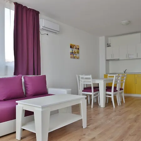 Apartcomplex Chateau * אהלוי