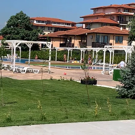 Apartcomplex Chateau Apartment *