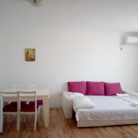 Apartcomplex Chateau Апартаменты Ахелой