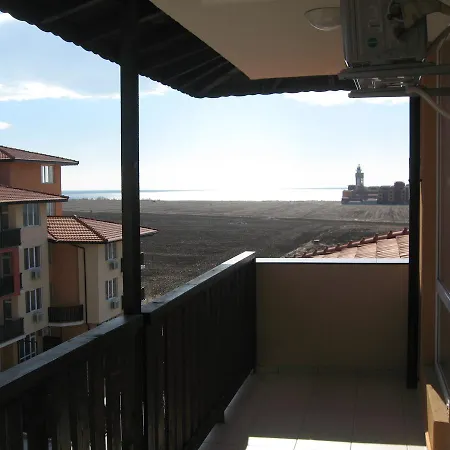 아파트 Apartcomplex Chateau