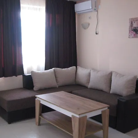 شقة Apartcomplex Chateau *